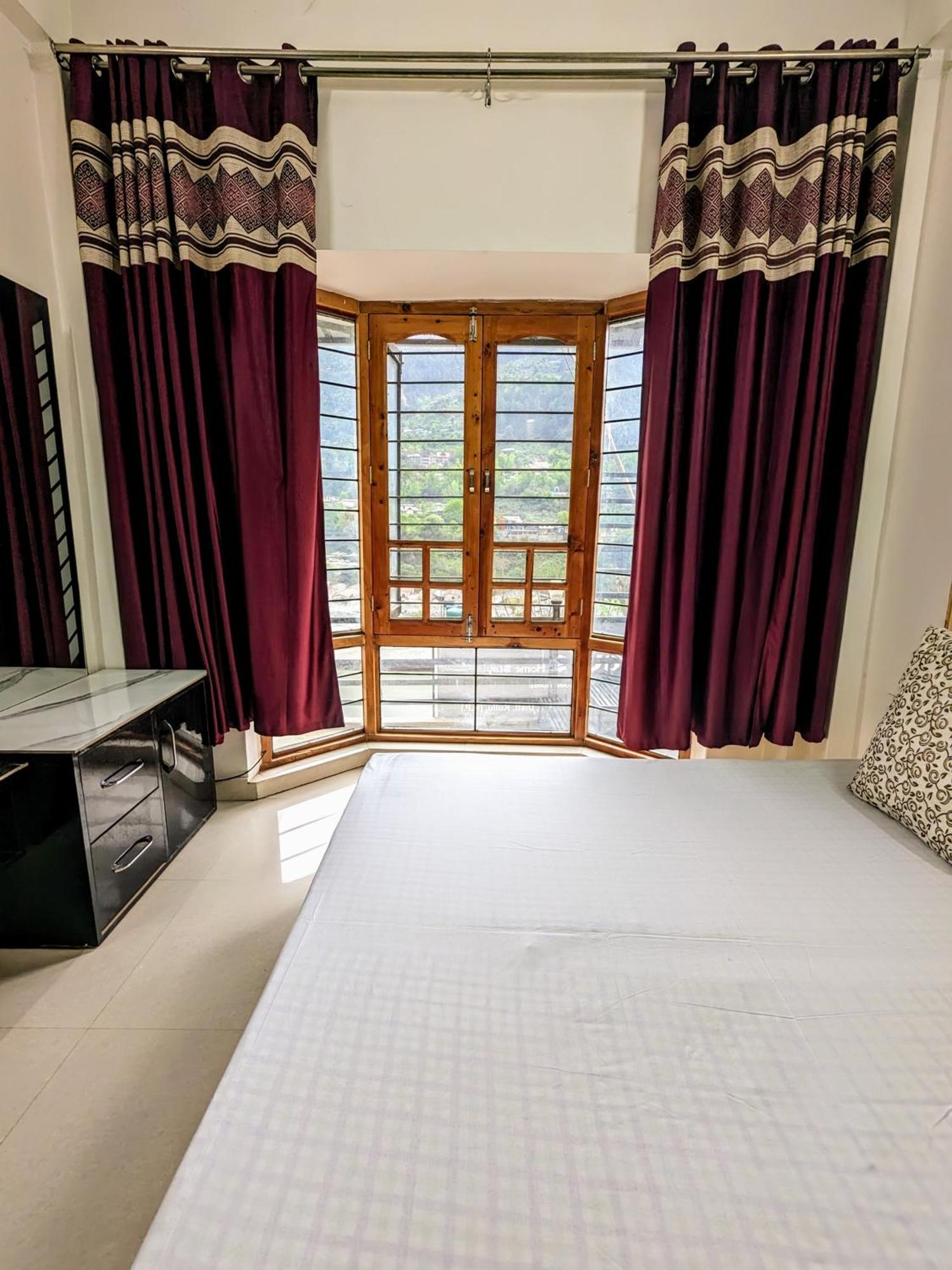 Kavi'S Vacation Homes - Sainj ภายนอก รูปภาพ