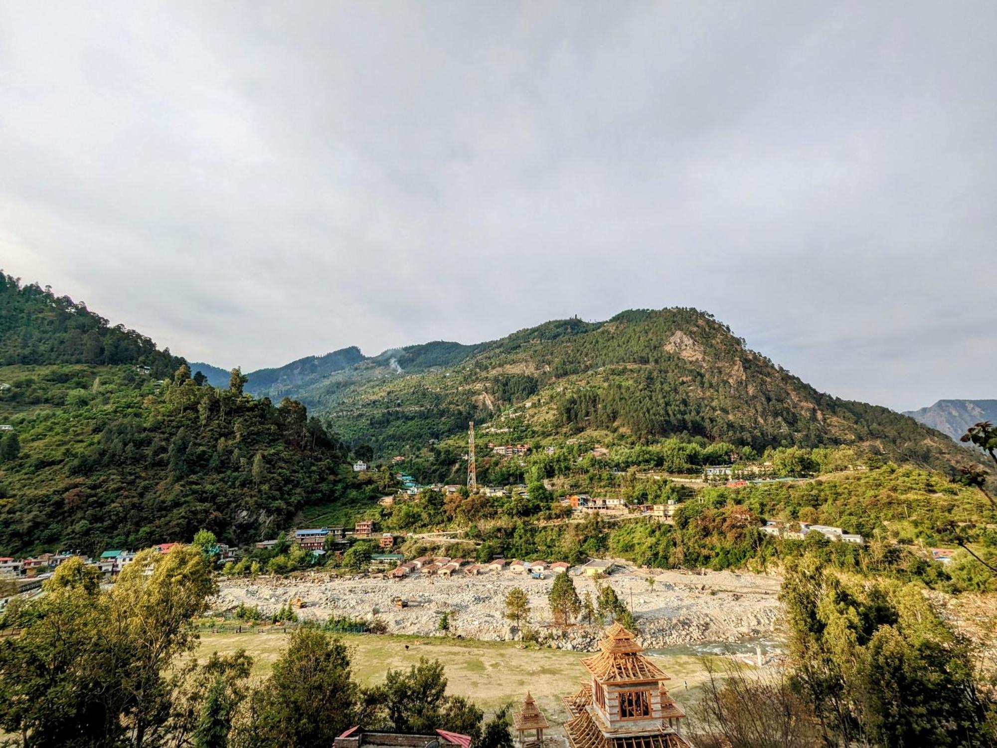 Kavi'S Vacation Homes - Sainj ภายนอก รูปภาพ