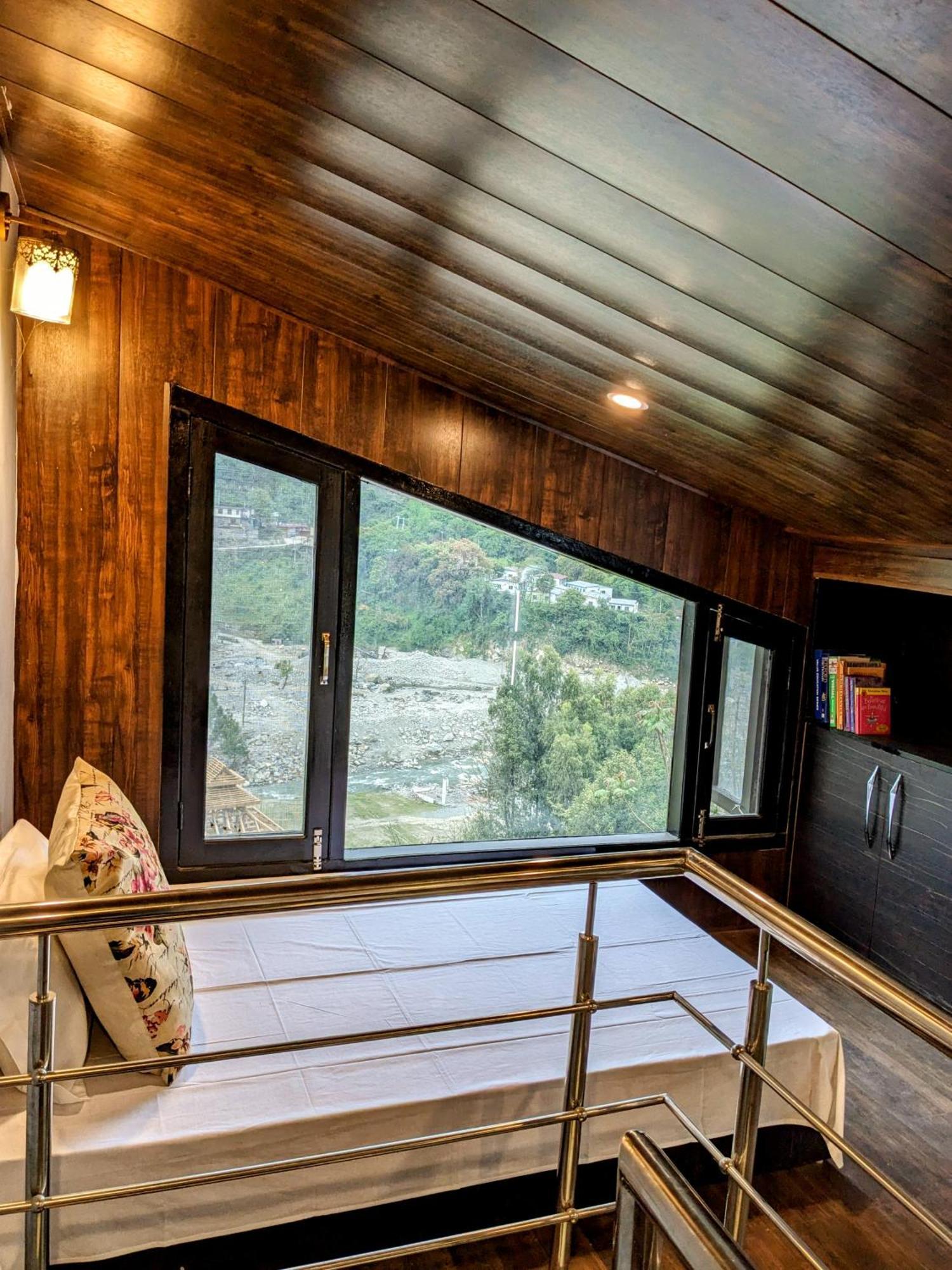 Kavi'S Vacation Homes - Sainj ภายนอก รูปภาพ